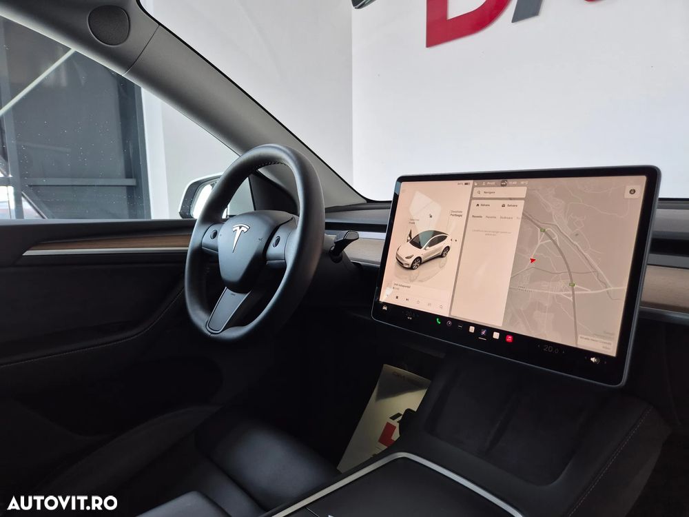 Tesla Model Y Long Range Dual Motor AWD - 7