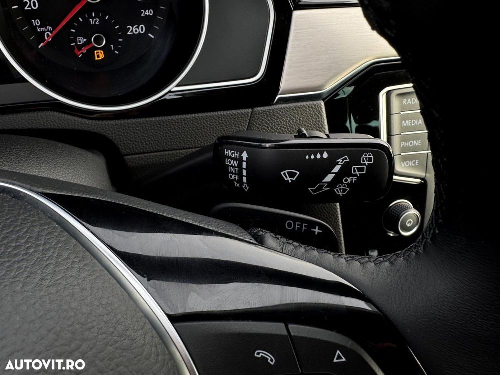 Volkswagen Passat Variant 2.0 TDI DSG 4Motion Highline - 14