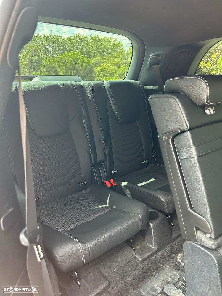 Mercedes-Benz GLB 180 d — fotografia 8