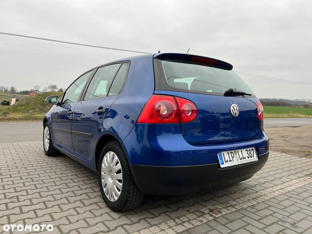Volkswagen Golf 1.6 FSI Individual - 2
