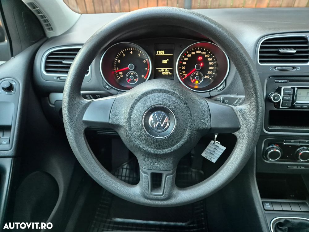 Volkswagen Golf - 8