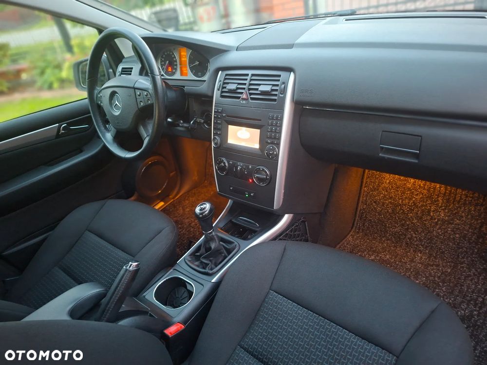 Mercedes-Benz Klasa B 180 BlueEFFICIENCY - 14