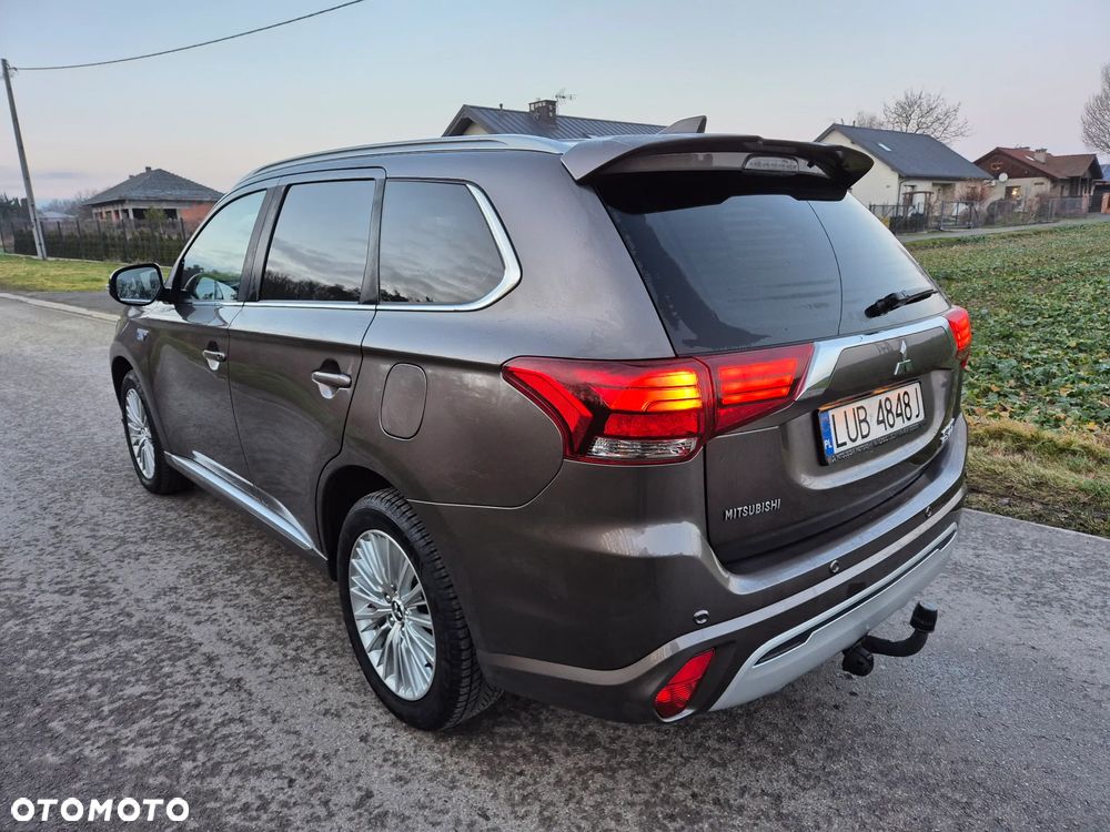 Mitsubishi Outlander - 4