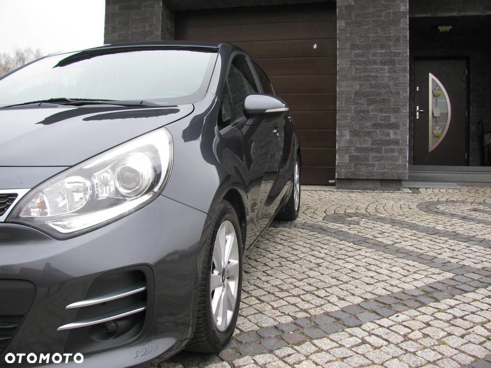 Kia Rio 1.2 Dream Team Edition - 4