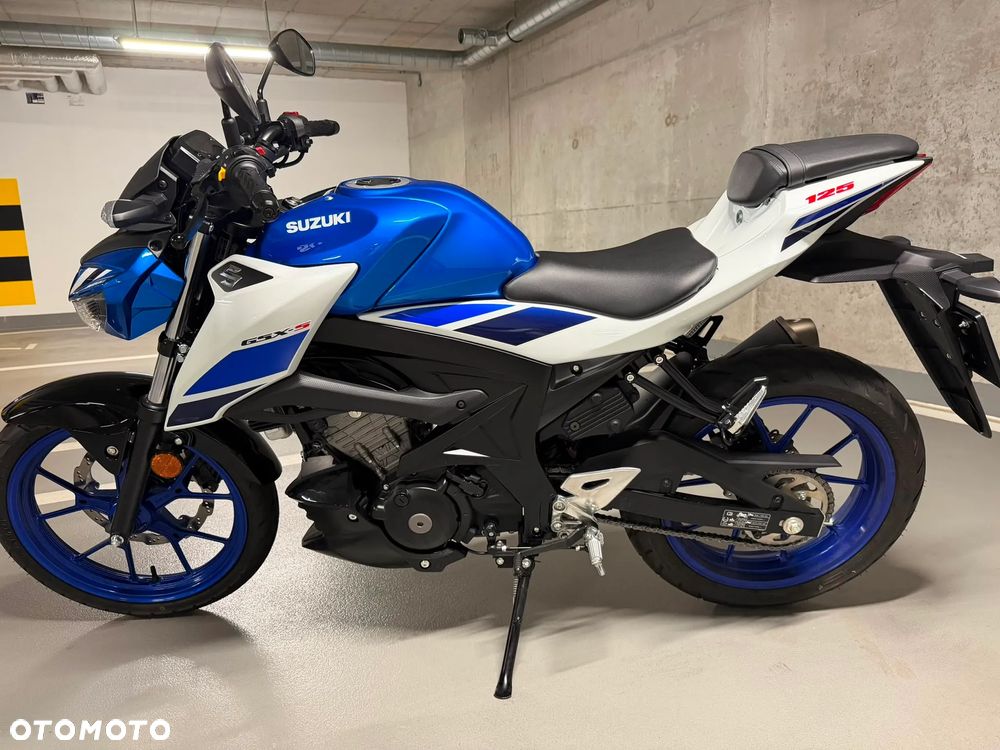 Suzuki GSX - 6