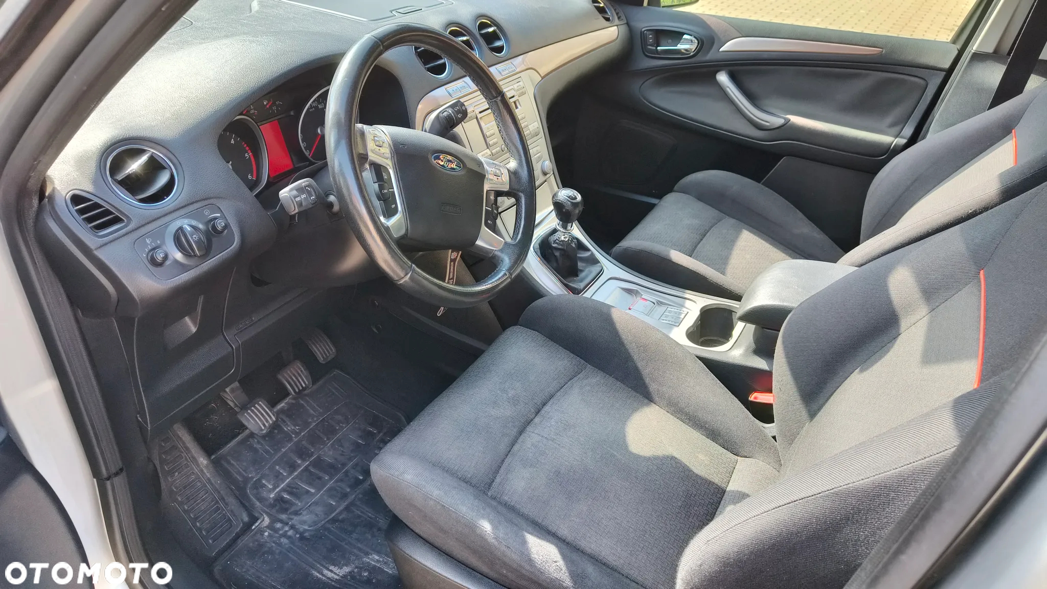 Ford S-Max - 10