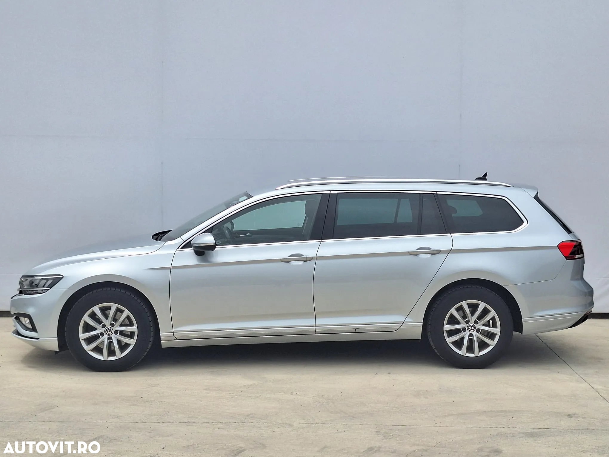 Volkswagen Passat - 2