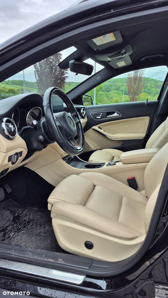 Mercedes-Benz GLA 250 4-Matic - 10