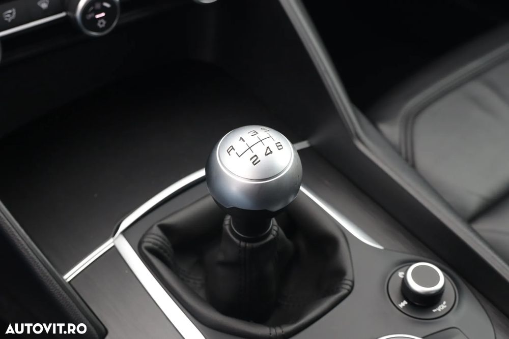 Alfa Romeo Giulia 2.2 - 26
