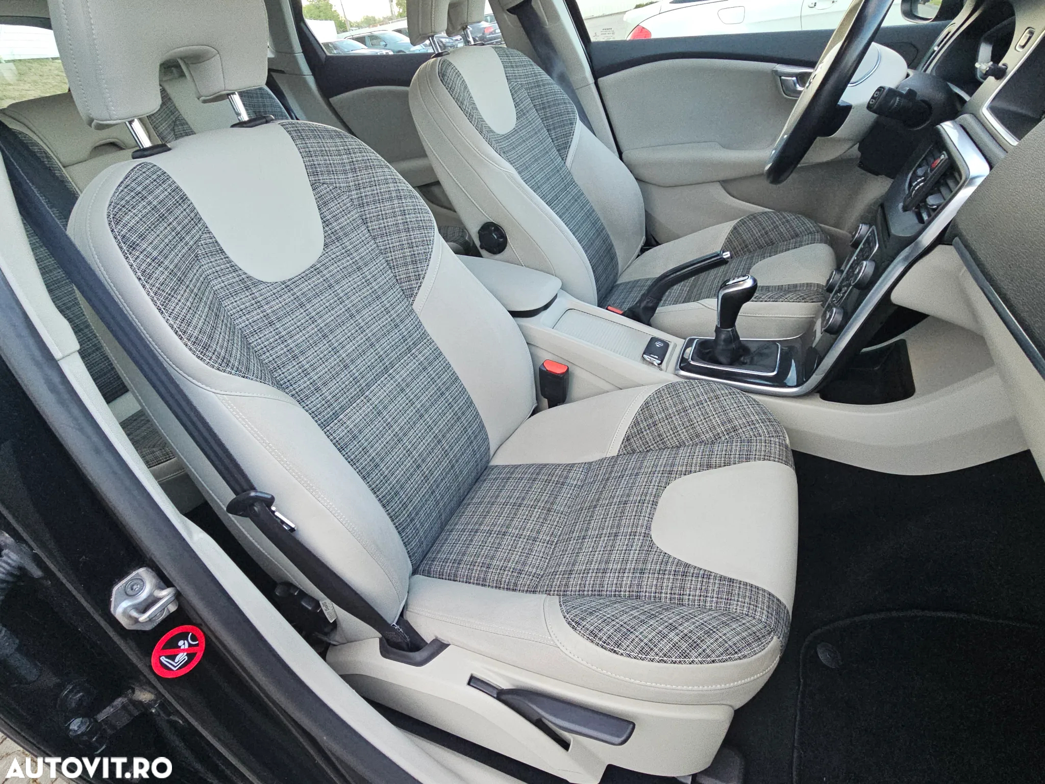 Volvo V40 D2 DRIVe Momentum - 16