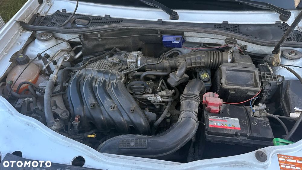 Dacia Duster 1.6 SCe Laureate S&S - 8