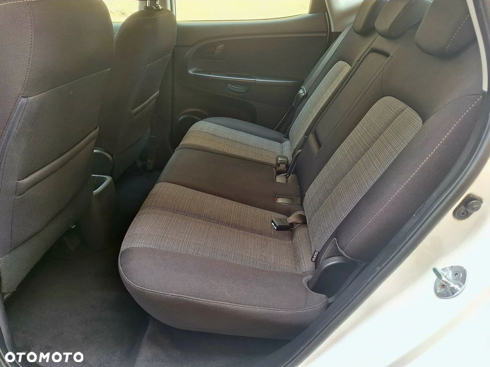 Kia Venga 1.6 M - 29
