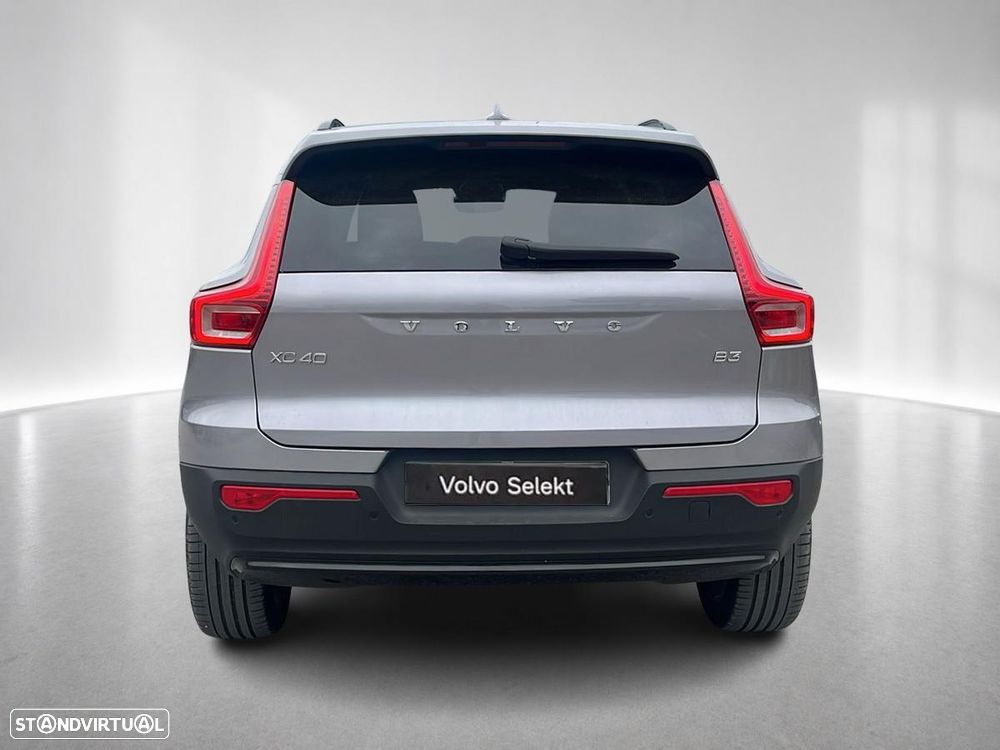 Volvo XC 40 2.0 B3 Plus Dark - 7