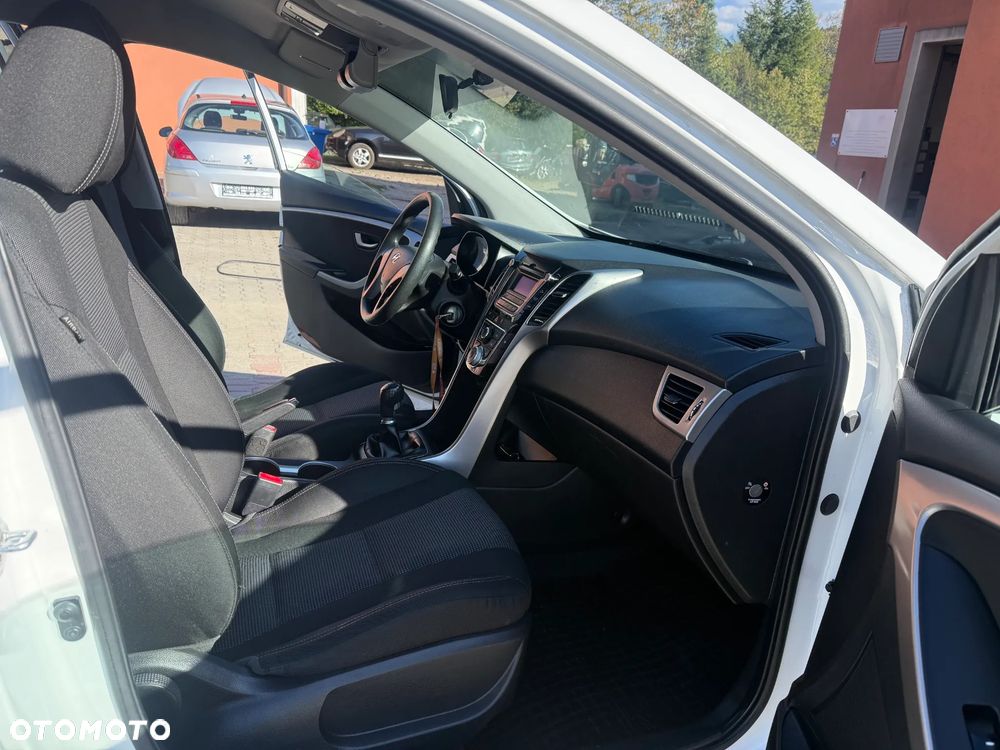 Hyundai i30 blue 1.6 CRDi YES Gold - 13