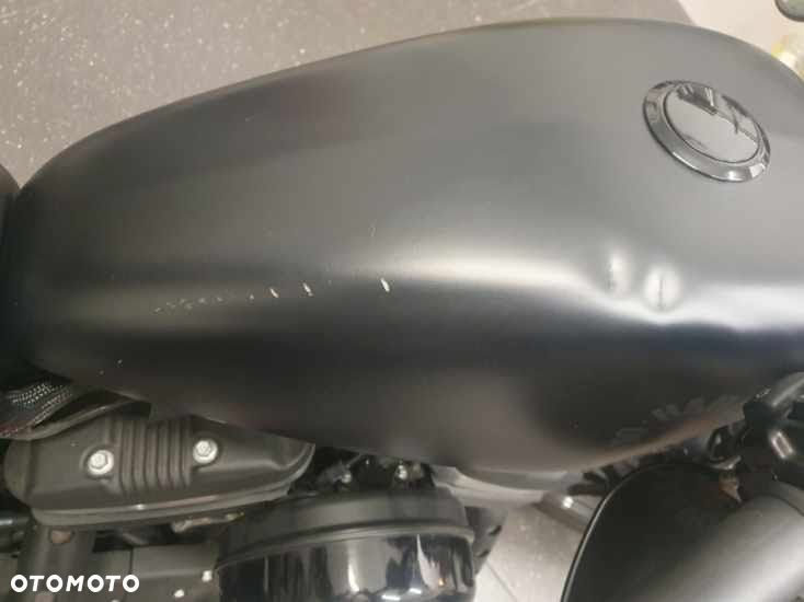 Harley-Davidson Sportster Iron 883 - 5