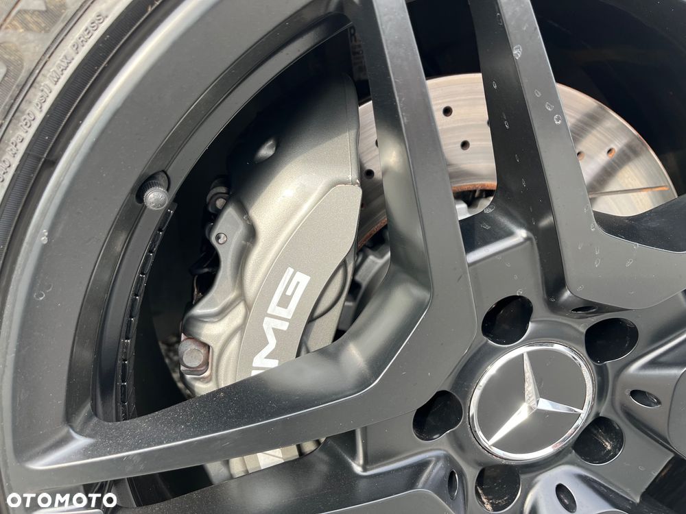 Mercedes-Benz CLS 63 AMG AMG SPEEDSHIFT MCT - 33
