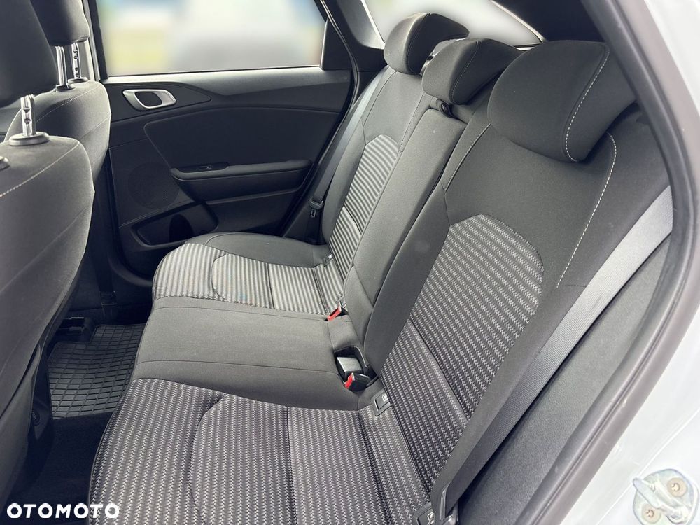 Kia Ceed 1.5 T-GDI M - 16