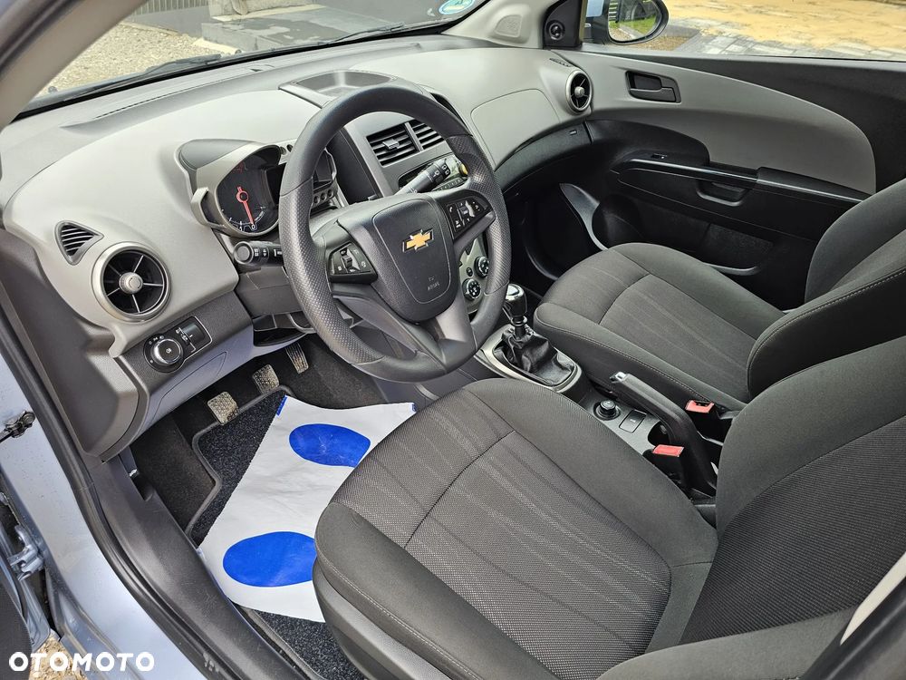 Chevrolet Aveo - 12