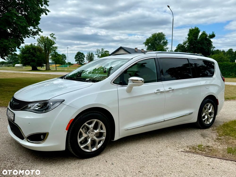 Chrysler Pacifica - 8