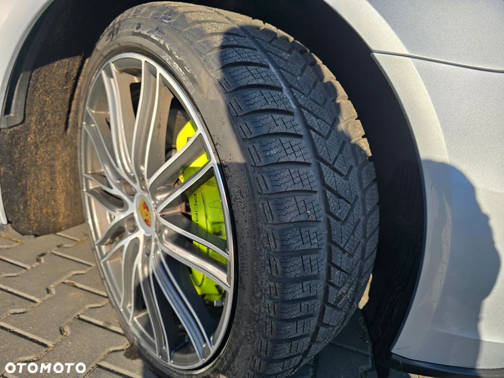 Porsche Panamera 4 - 23