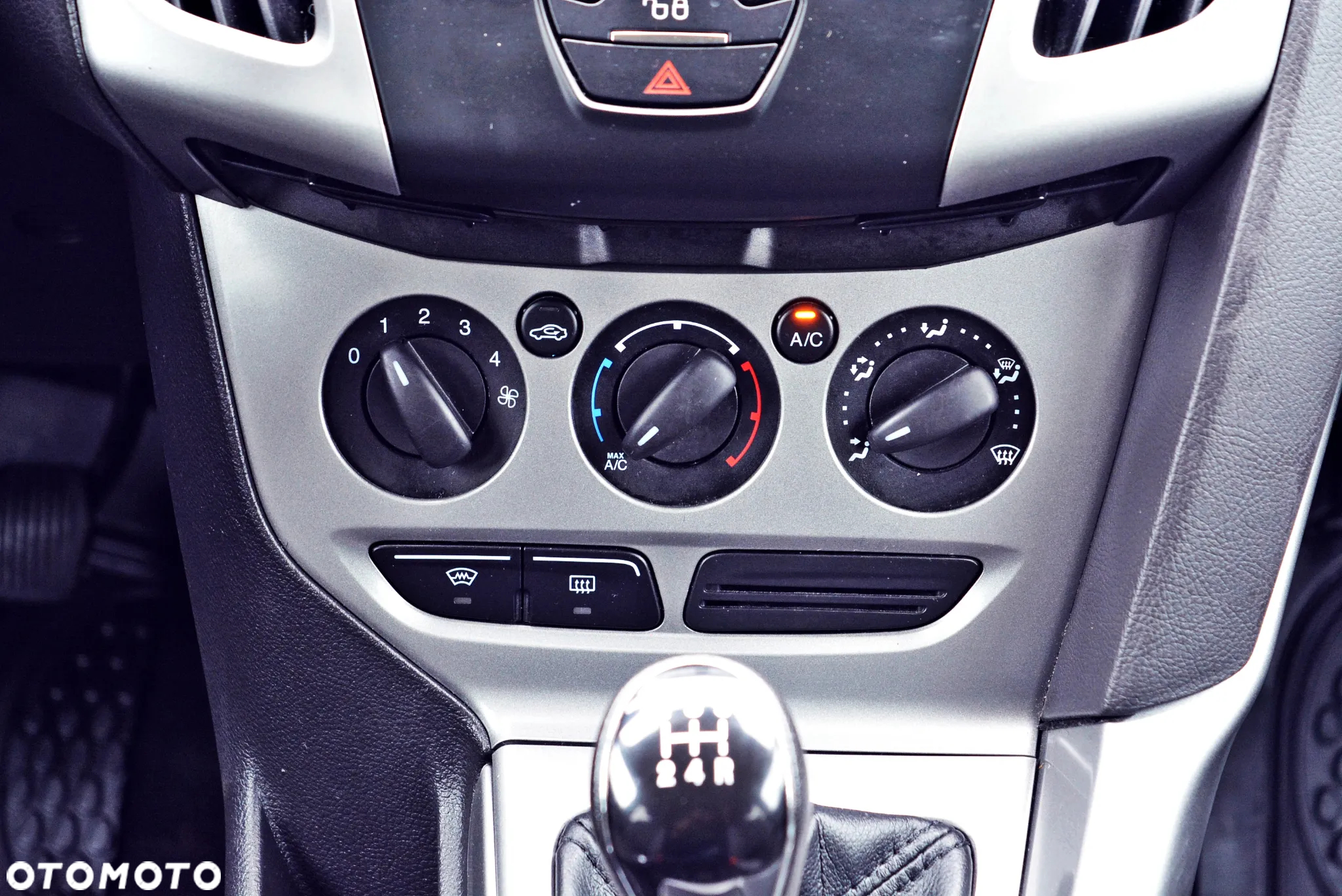 Ford Focus 1.6 Trend - 26