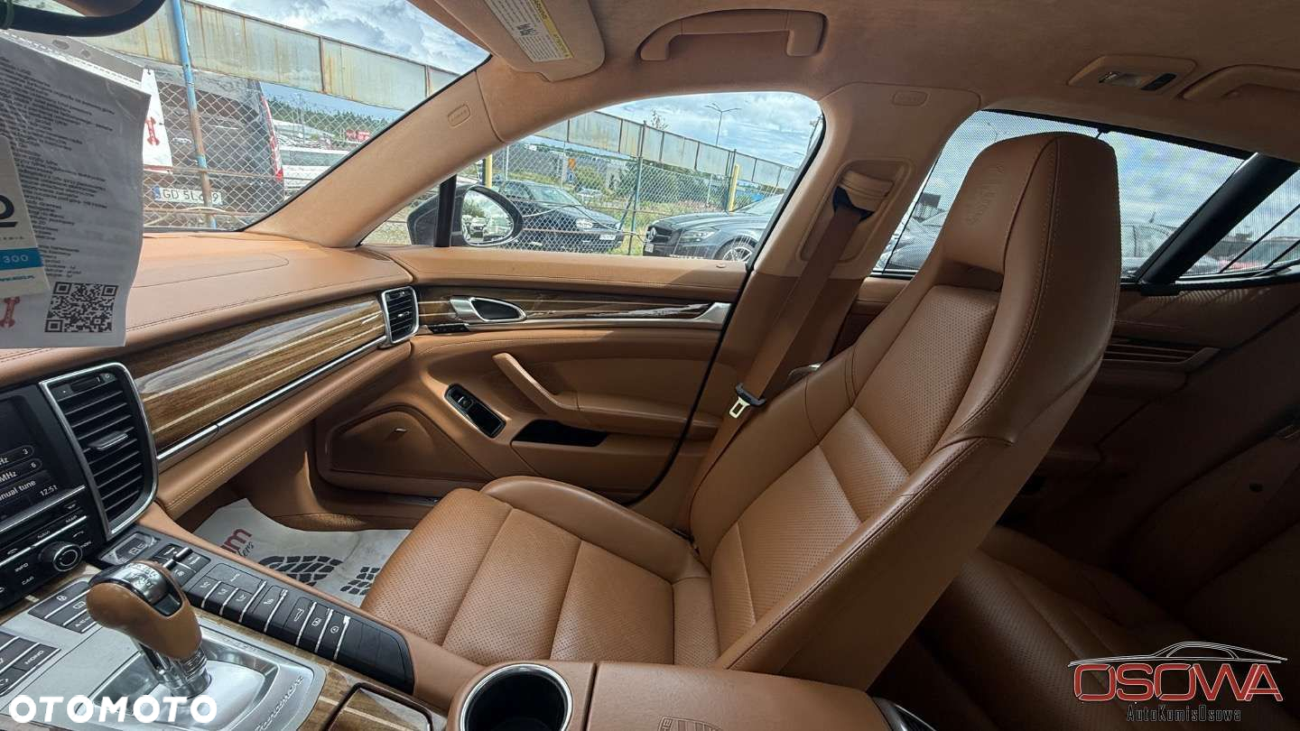 Porsche Panamera - 26