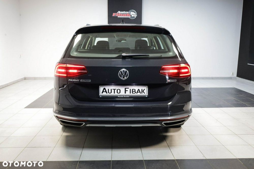 Volkswagen Passat - 11