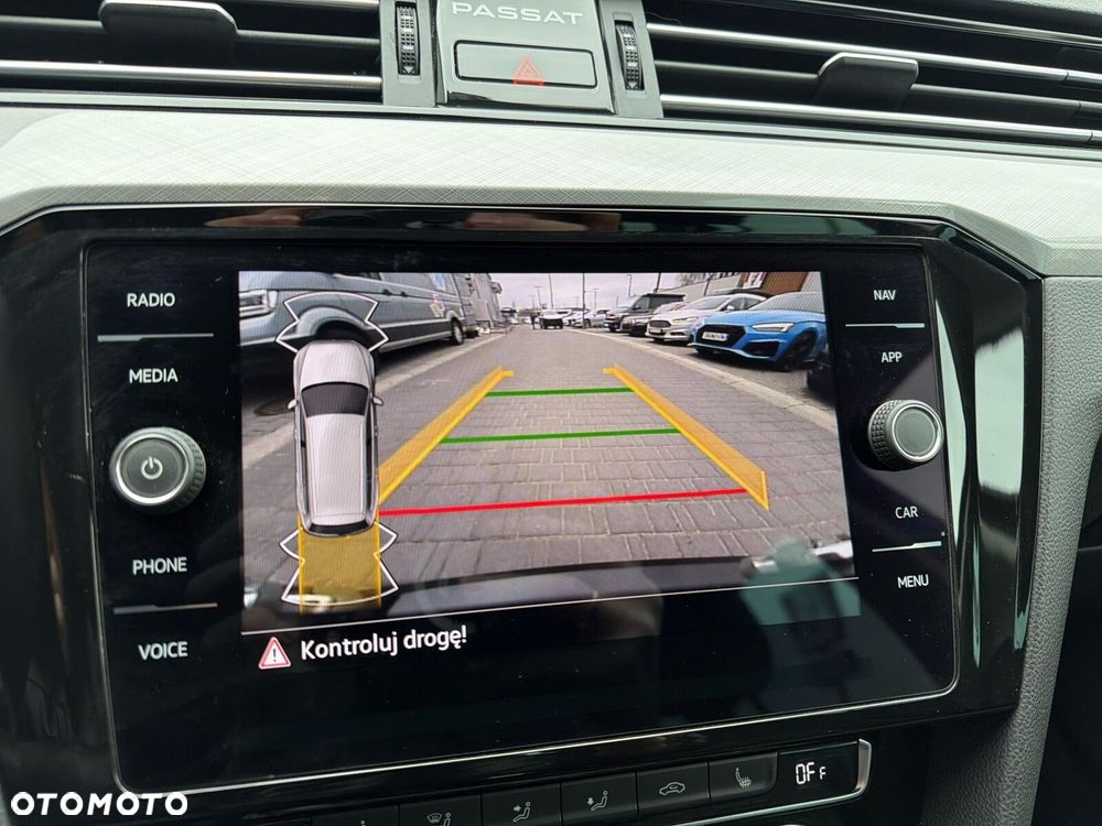 Volkswagen Passat - 17