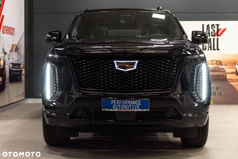 Cadillac Escalade - 1