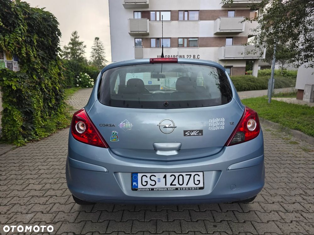 Opel Corsa 1.2 16V Essentia - 5