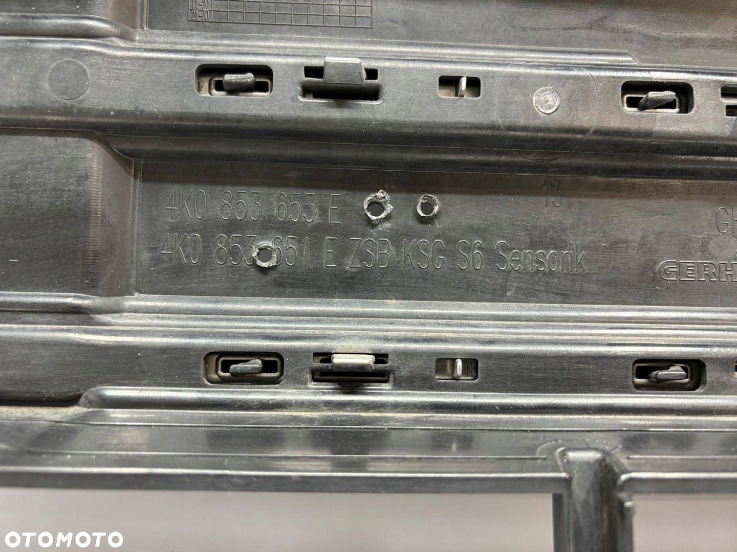 Audi S6 C8 4K Grill Atrapa Zderzaka 4K0853651E - 13