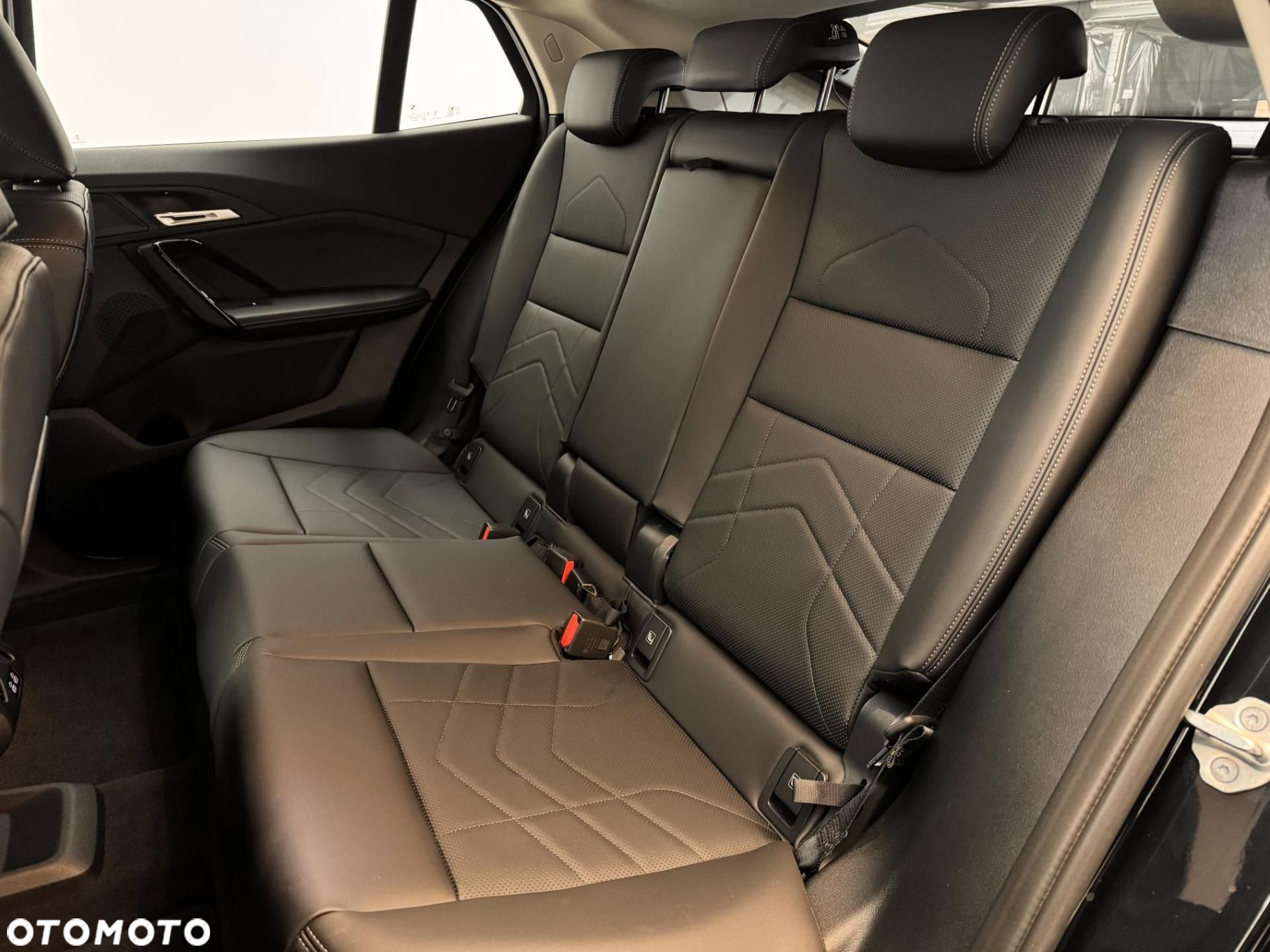 BMW iX2 - 19