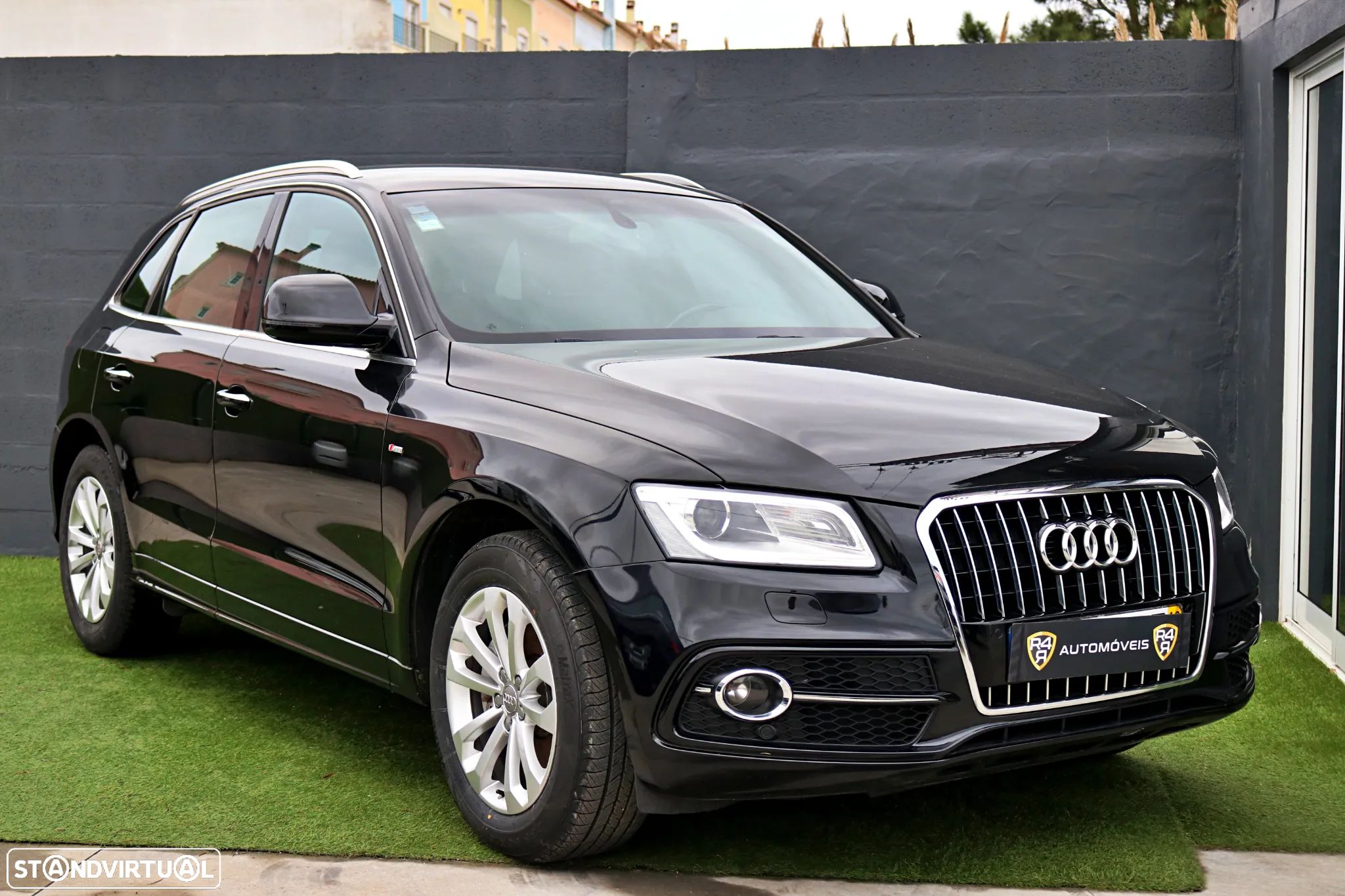 Audi Q5 2.0 TDi S-line - 1