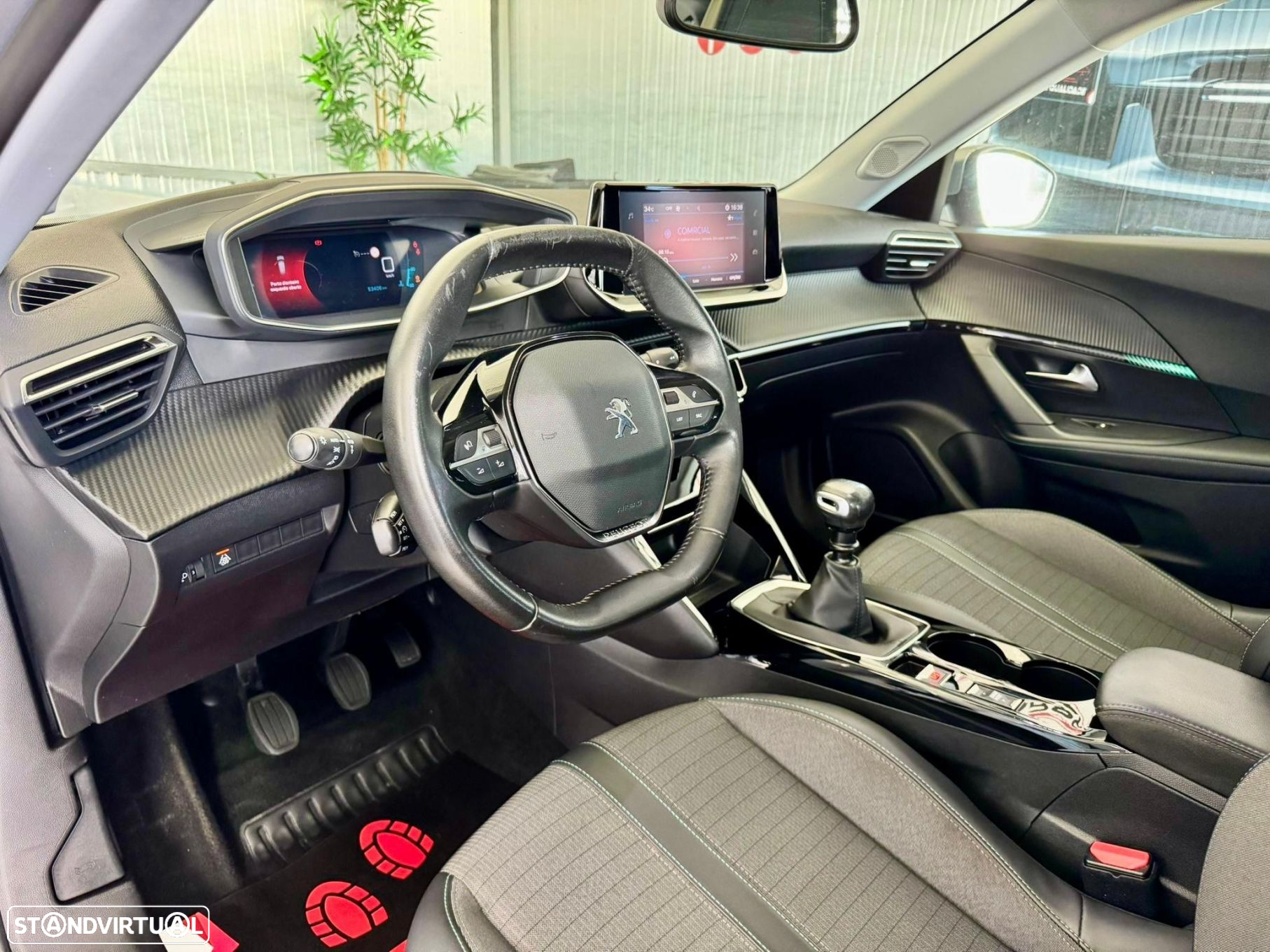 Peugeot 2008 1.2 PureTech Allure - 9
