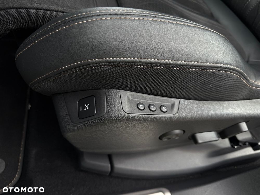 Peugeot 3008 1.5 BlueHDi Allure S&S - 33