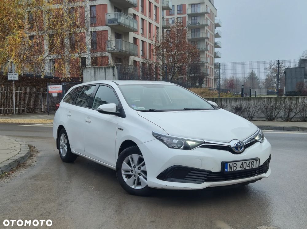 Toyota Auris Hybrid 135 Comfort - 1