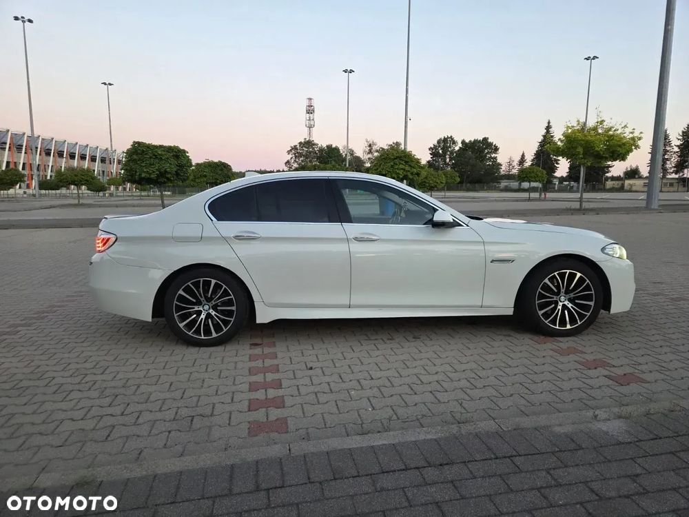 BMW Seria 5 528i xDrive Sport-Aut Modern Line - 1