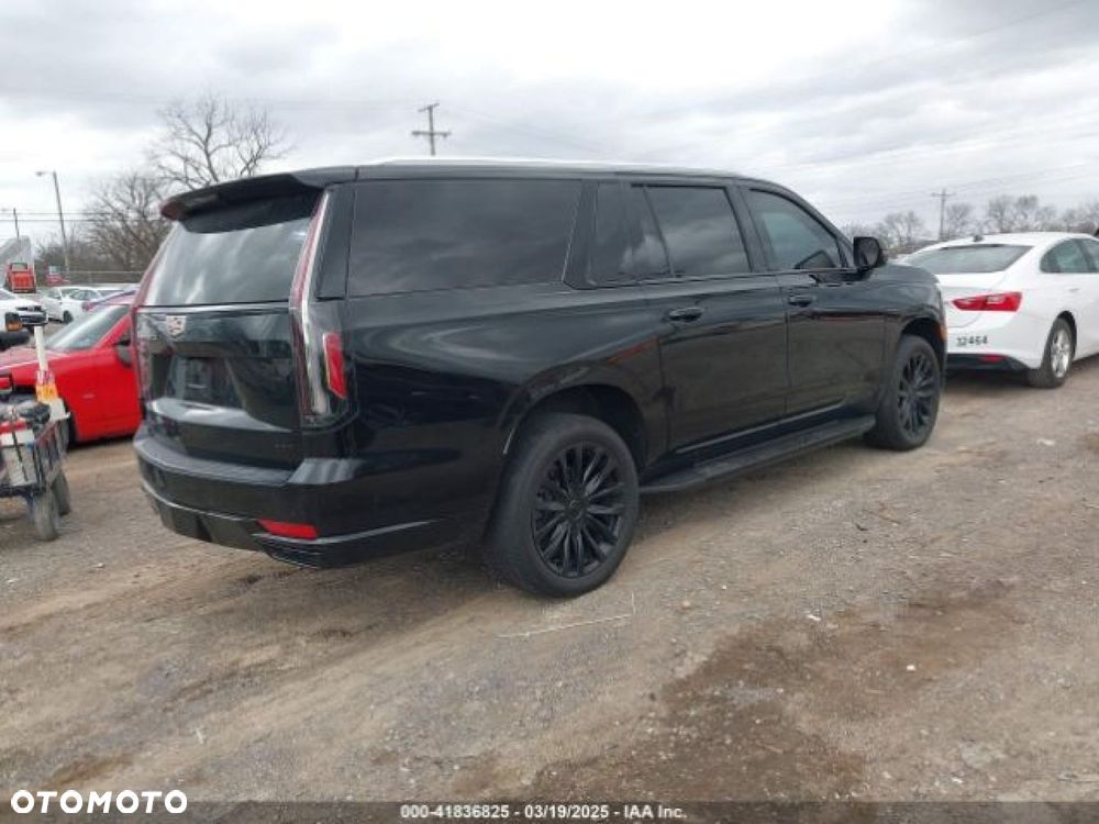 Cadillac Escalade - 5
