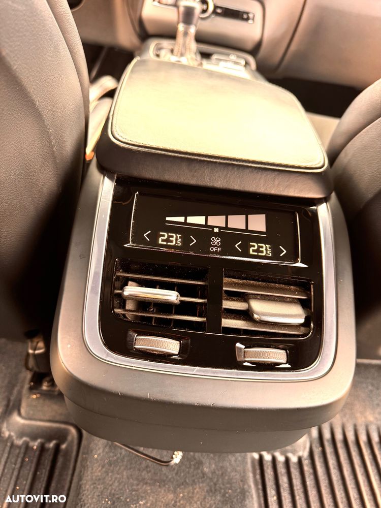 Volvo XC 90 T6 AWD R-Design - 25
