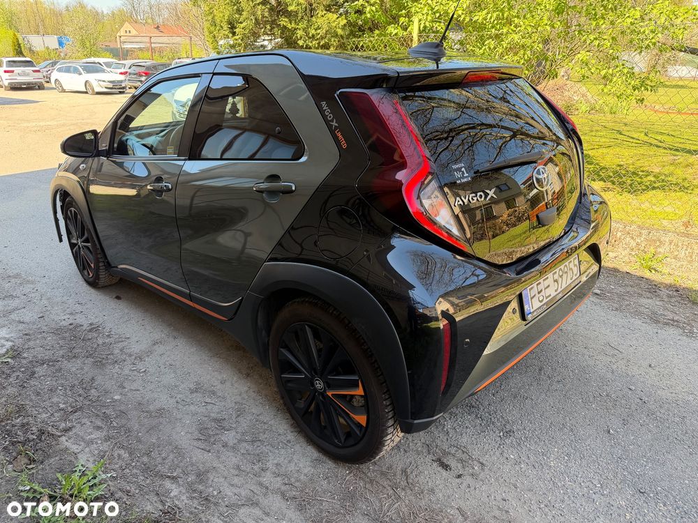 Toyota Aygo X 1.0 VVT-i JBL CVT - 3