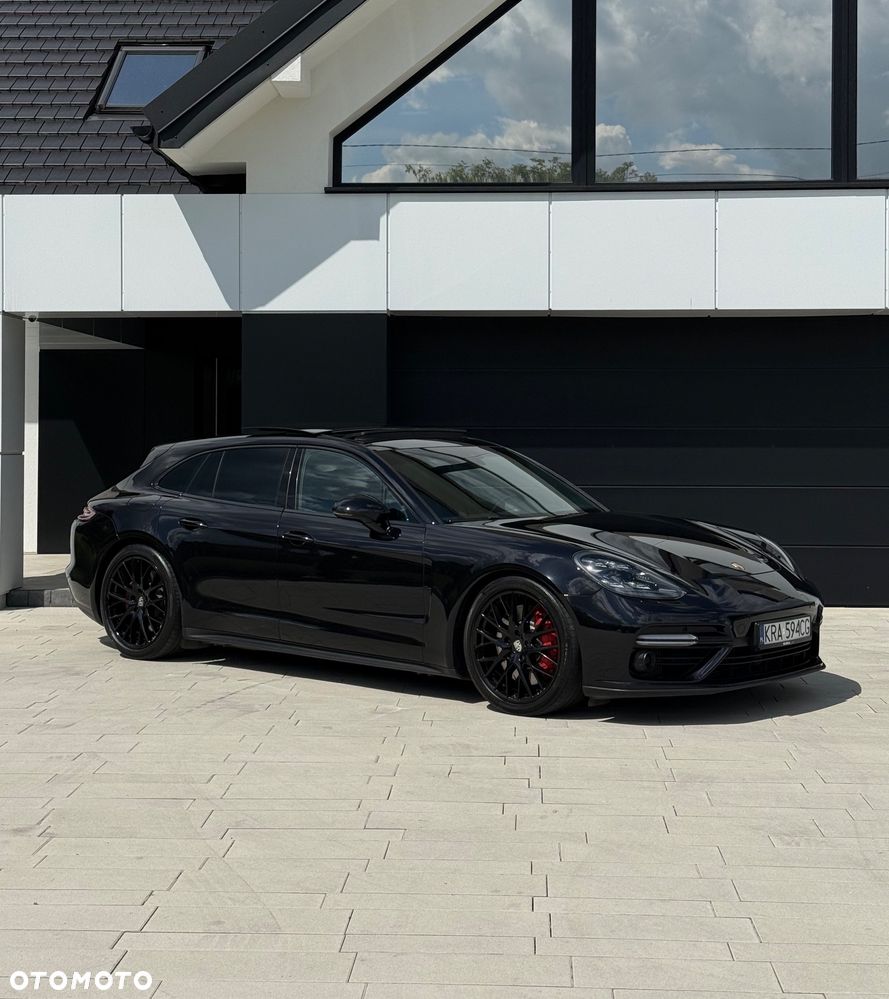 Porsche Panamera Turbo - 40