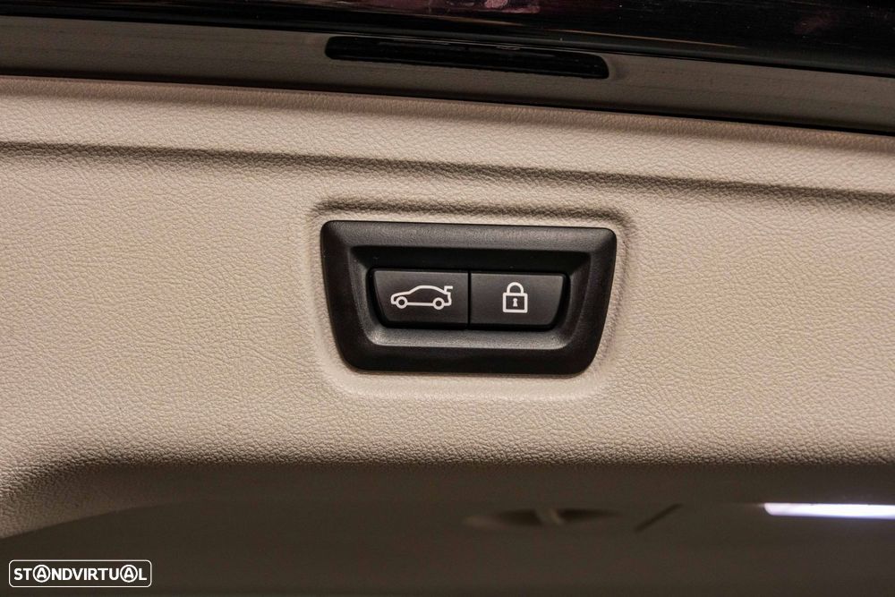 BMW 330 e Line Luxury Auto - 18