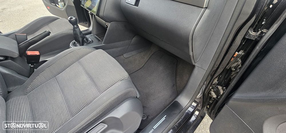VW Touran 2.0 TDI Highline 7L - 8