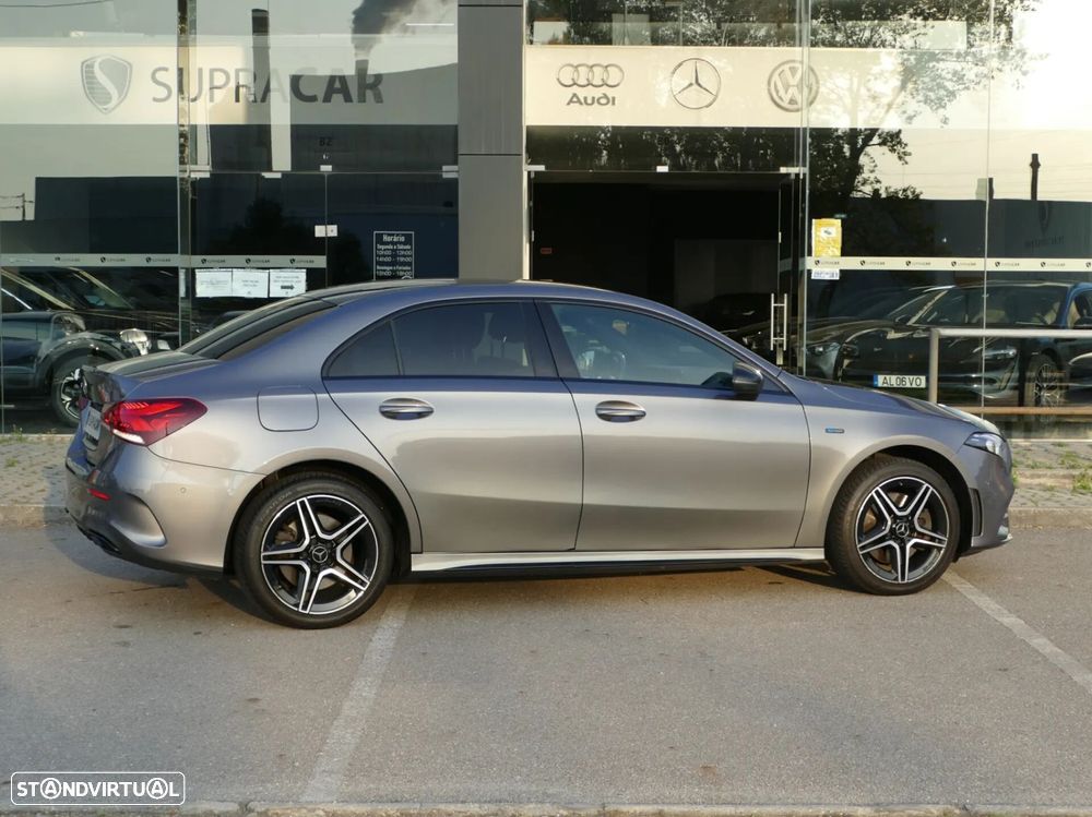 Mercedes-Benz A 250 Limousine e AMG Line - 15