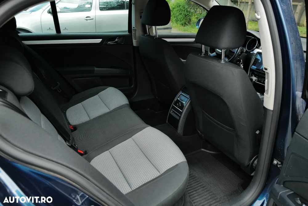 Skoda Superb 2.0 TDI Elegance DSG - 13