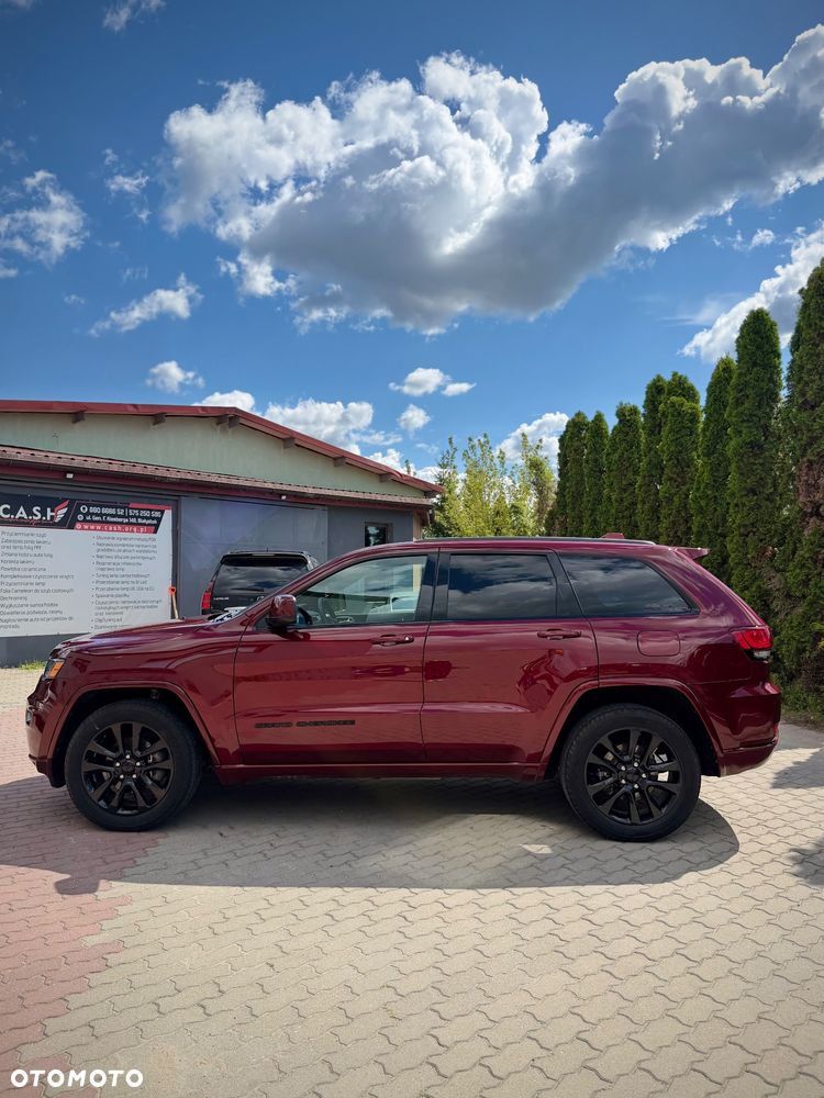 Jeep Grand Cherokee - 12
