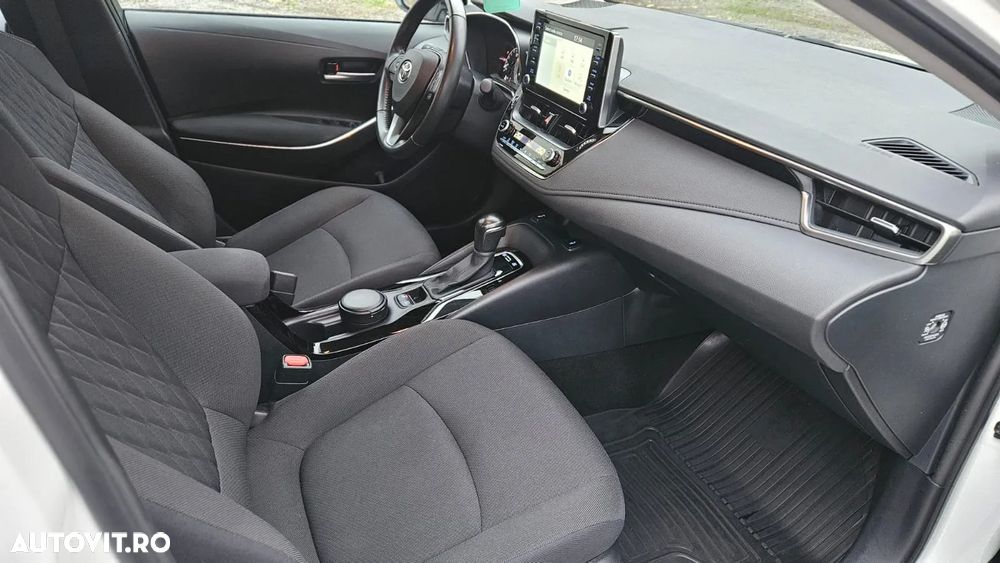 Toyota Corolla Sedan 1.8 HSD Dynamic - 19