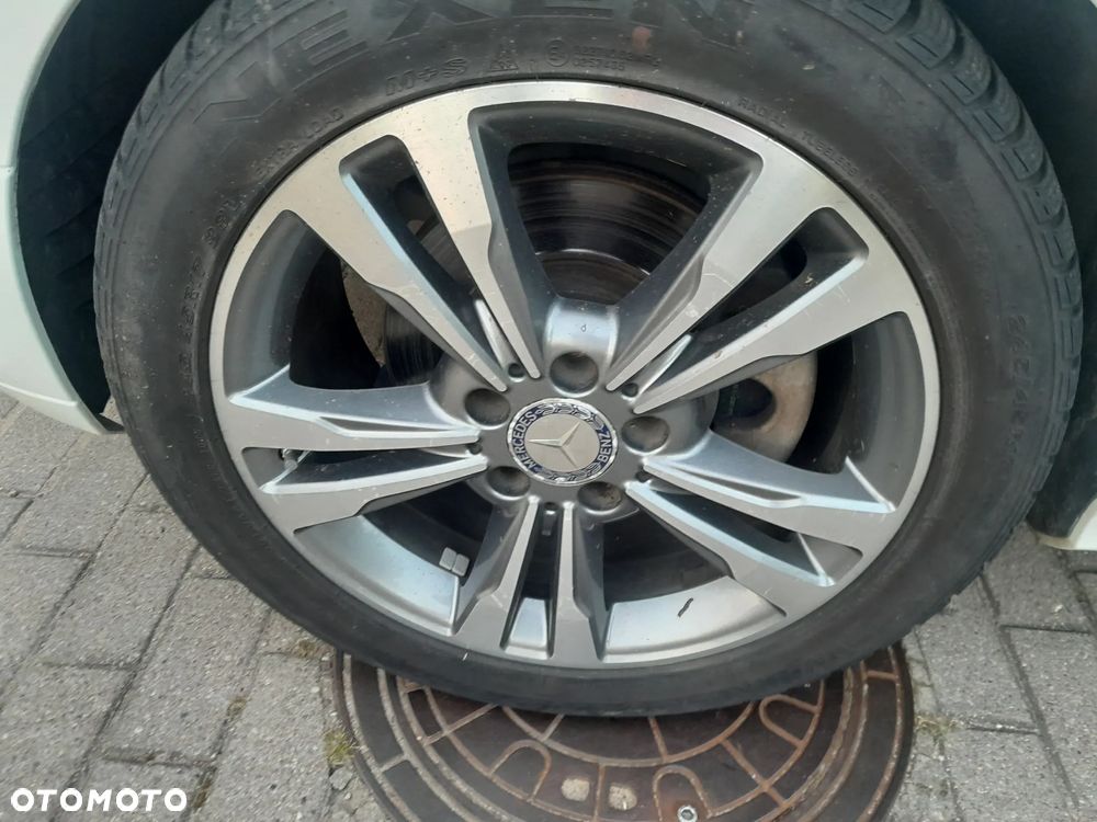 Mercedes-Benz Klasa C 220 CDI DPF Automatik BlueEFFICIENCY Avantgarde - 9