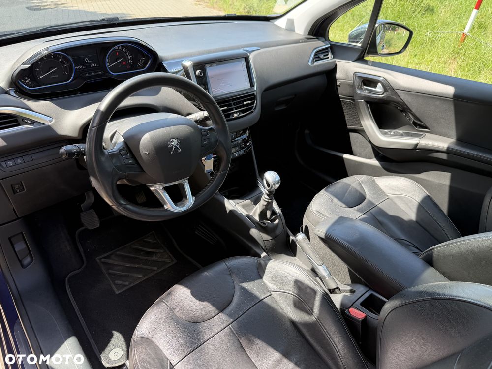 Peugeot 208 1.6 THP Allure - 21