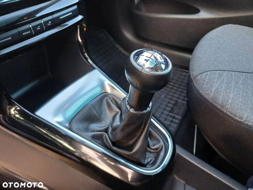 Citroën C3 1.2 PureTech Exclusive - 30